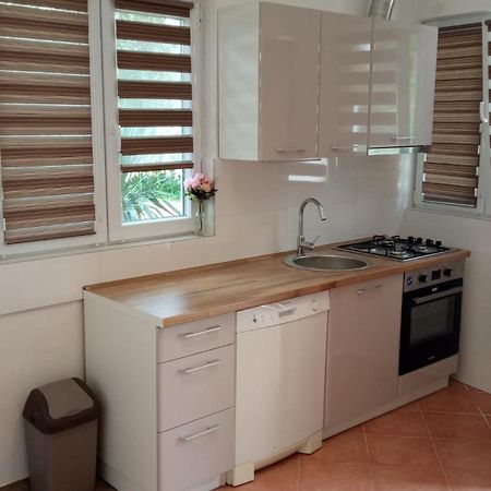 Apartmani Nikola Biograd Na Moru Esterno foto