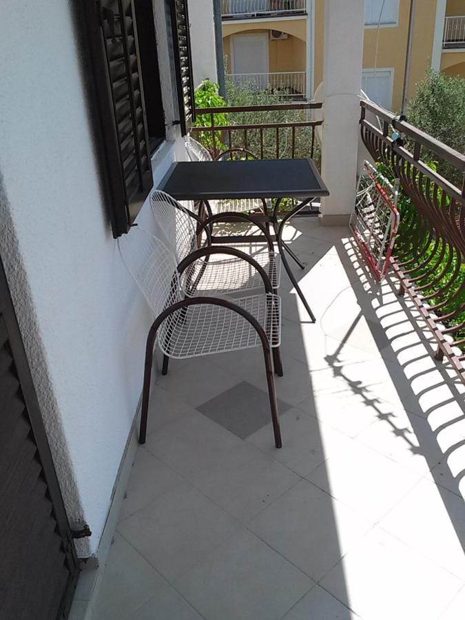 Apartmani Nikola Biograd Na Moru Esterno foto
