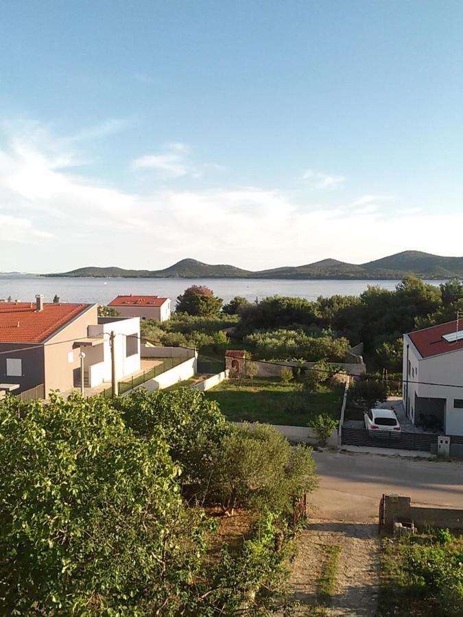 Apartmani Nikola Biograd Na Moru Esterno foto