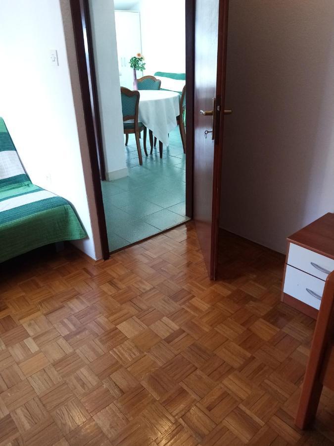 Apartmani Nikola Biograd Na Moru Esterno foto