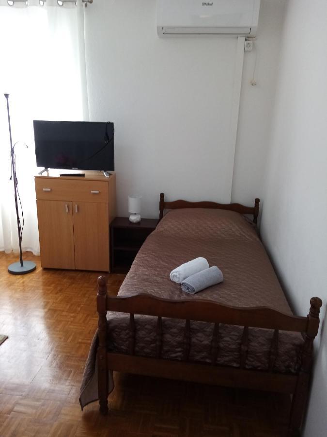 Apartmani Nikola Biograd Na Moru Esterno foto