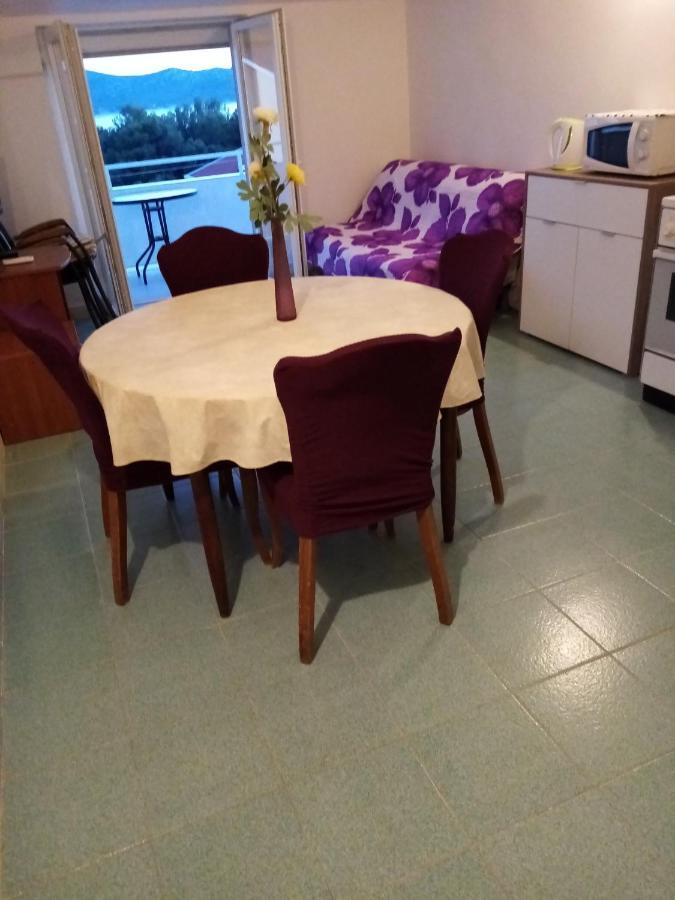 Apartmani Nikola Biograd Na Moru Esterno foto