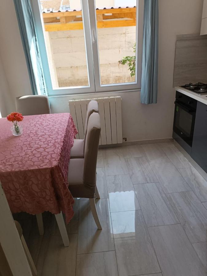 Apartmani Nikola Biograd Na Moru Esterno foto