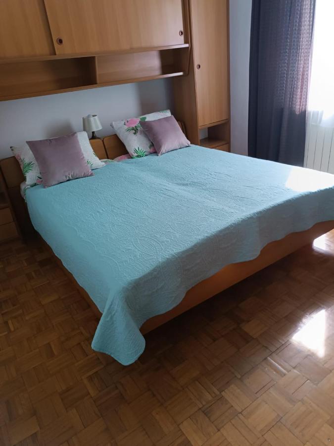 Apartmani Nikola Biograd Na Moru Esterno foto