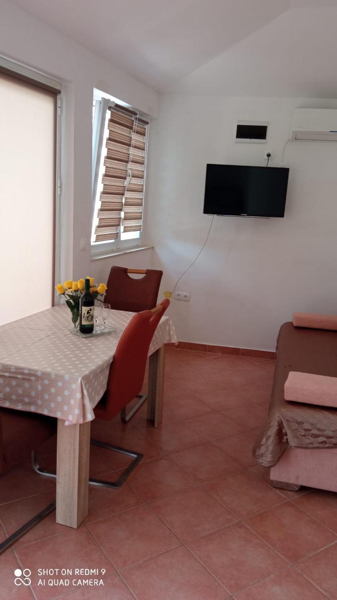 Apartmani Nikola Biograd Na Moru Esterno foto