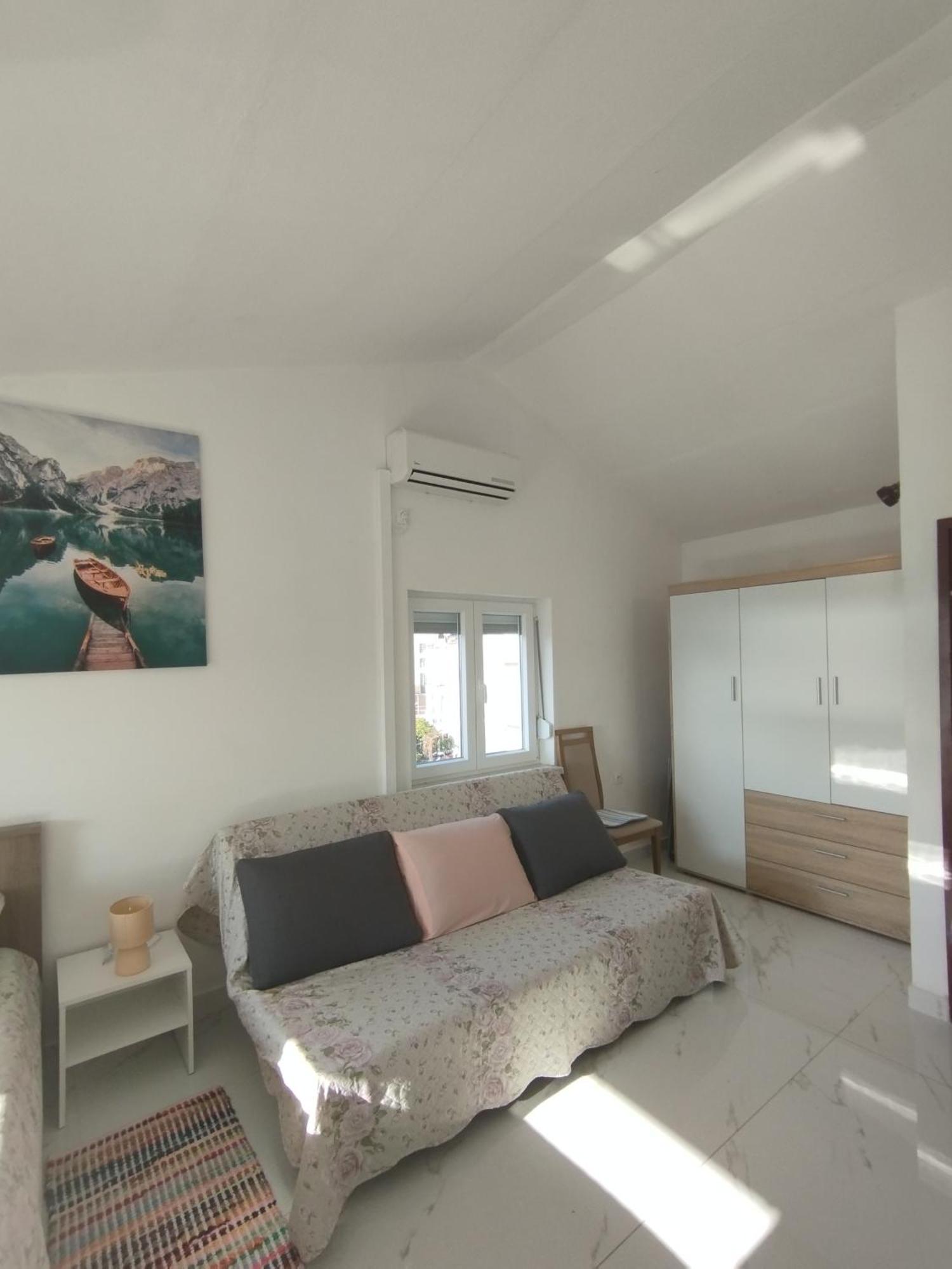 Apartmani Nikola Biograd Na Moru Esterno foto